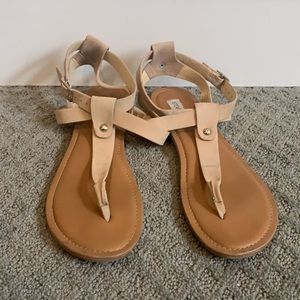 Tan, size nine women’s Sandals
